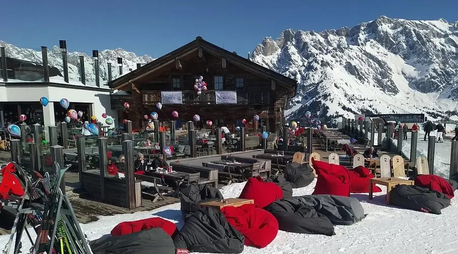 Skiing at Hochkönig