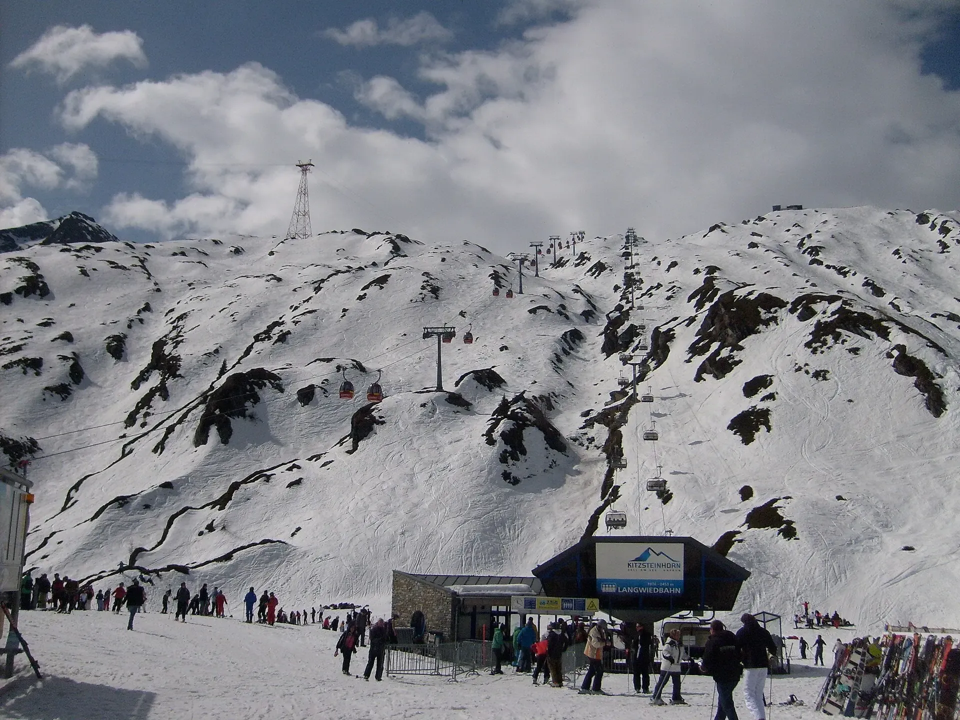 Skiing at Kitzsteinhorn/Maiskogel