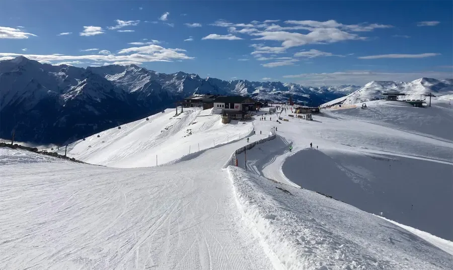 Skiing at Wildkogel